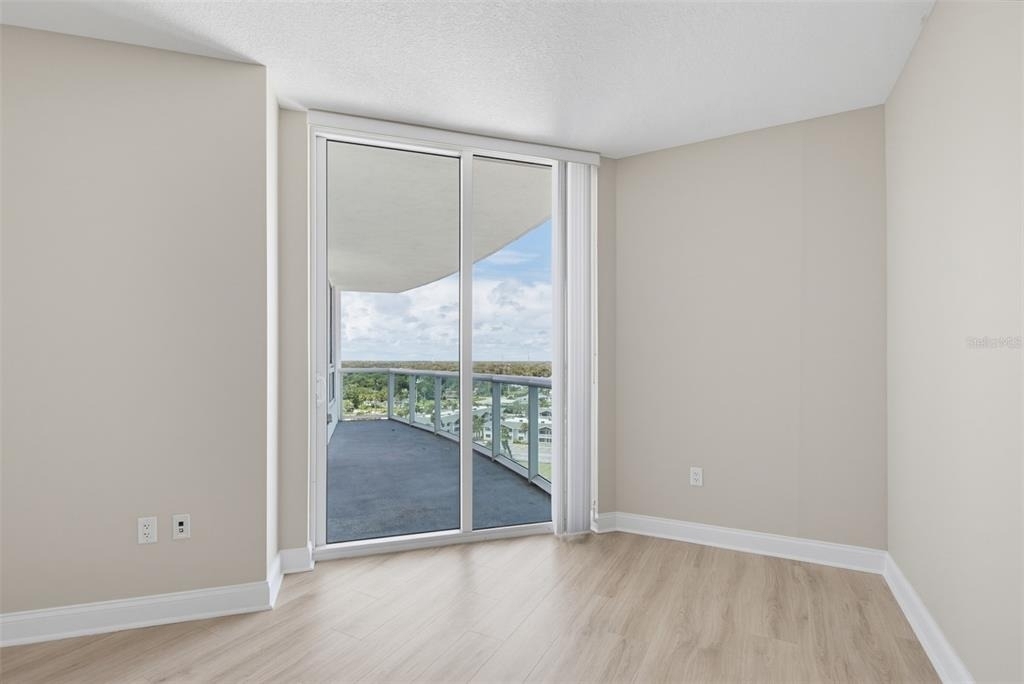 241 Riverside Drive - Photo 21