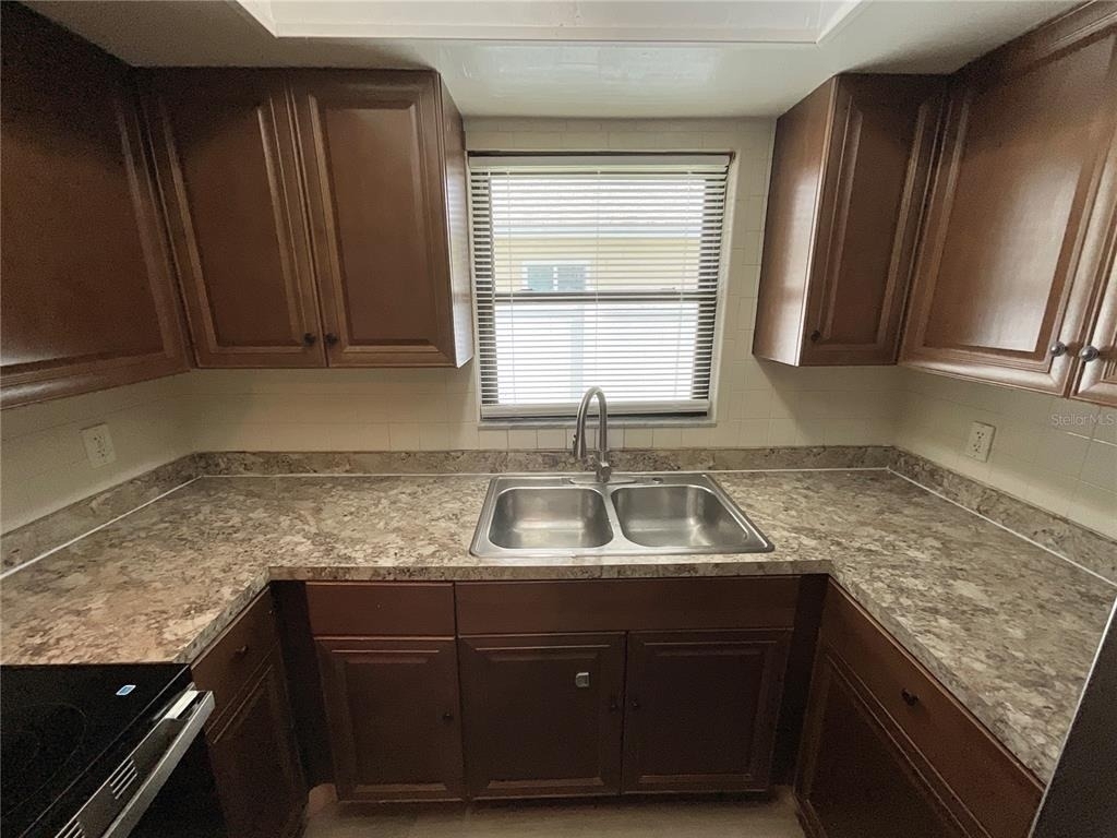 4041 53rd Avenue N - Photo 4