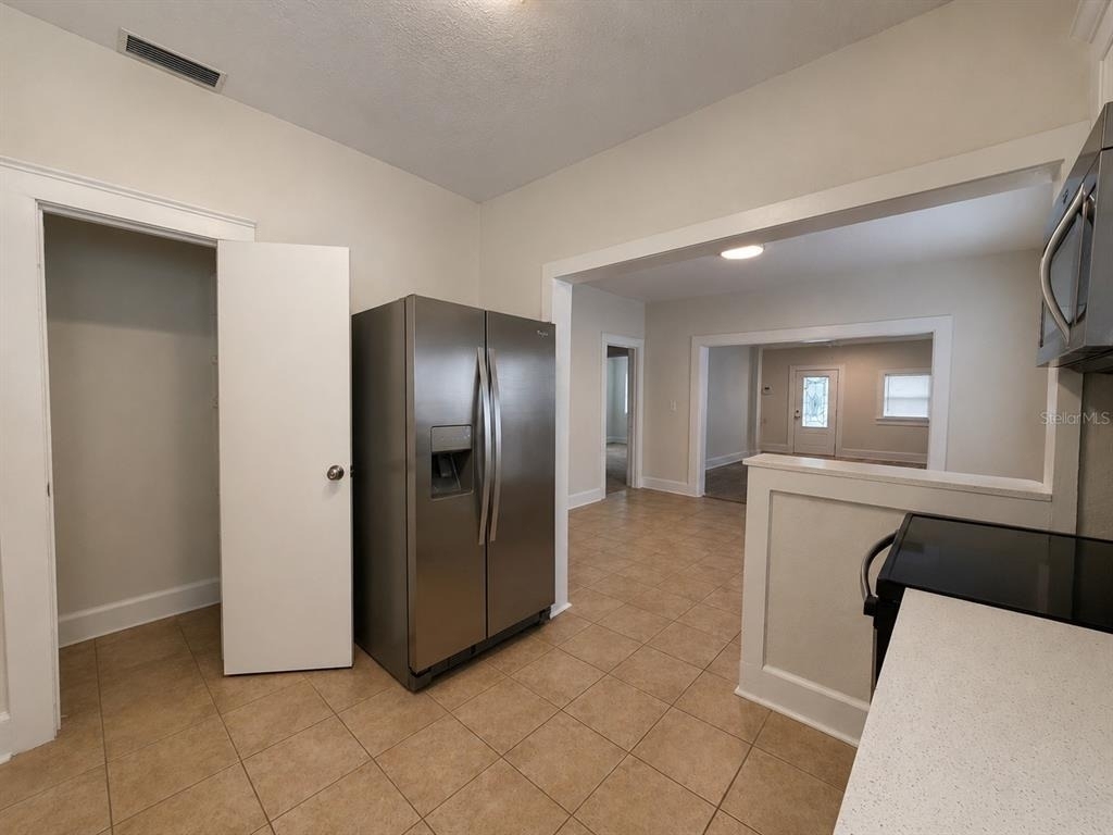 103 W Emma Street - Photo 4