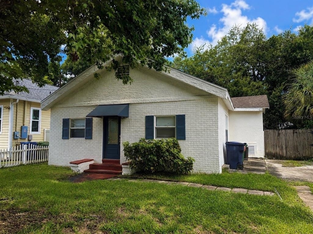 103 W Emma Street - Photo 0
