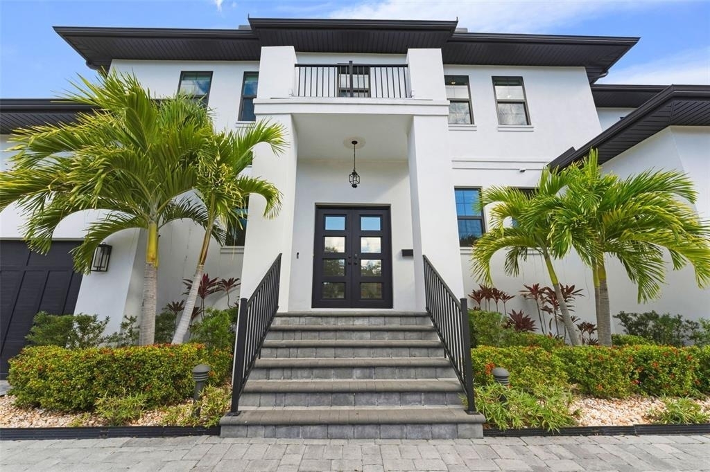 481 W Davis Boulevard - Photo 1