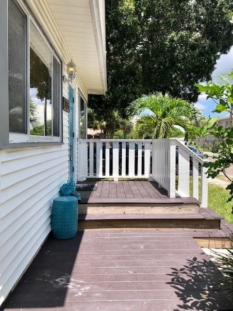 2125 44th Avenue N - Photo 2