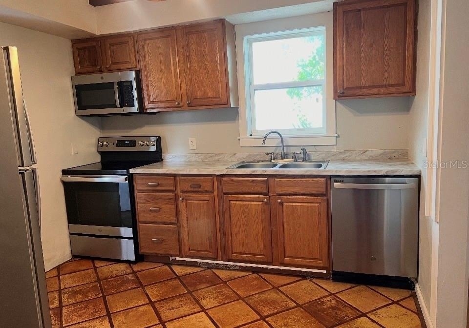 2125 44th Avenue N - Photo 14