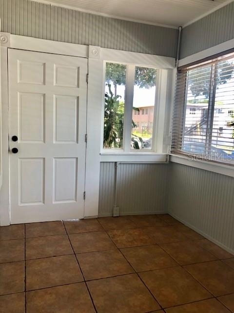 2125 44th Avenue N - Photo 3