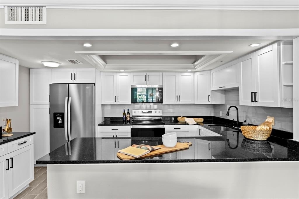 100 Oakmont - Photo 4