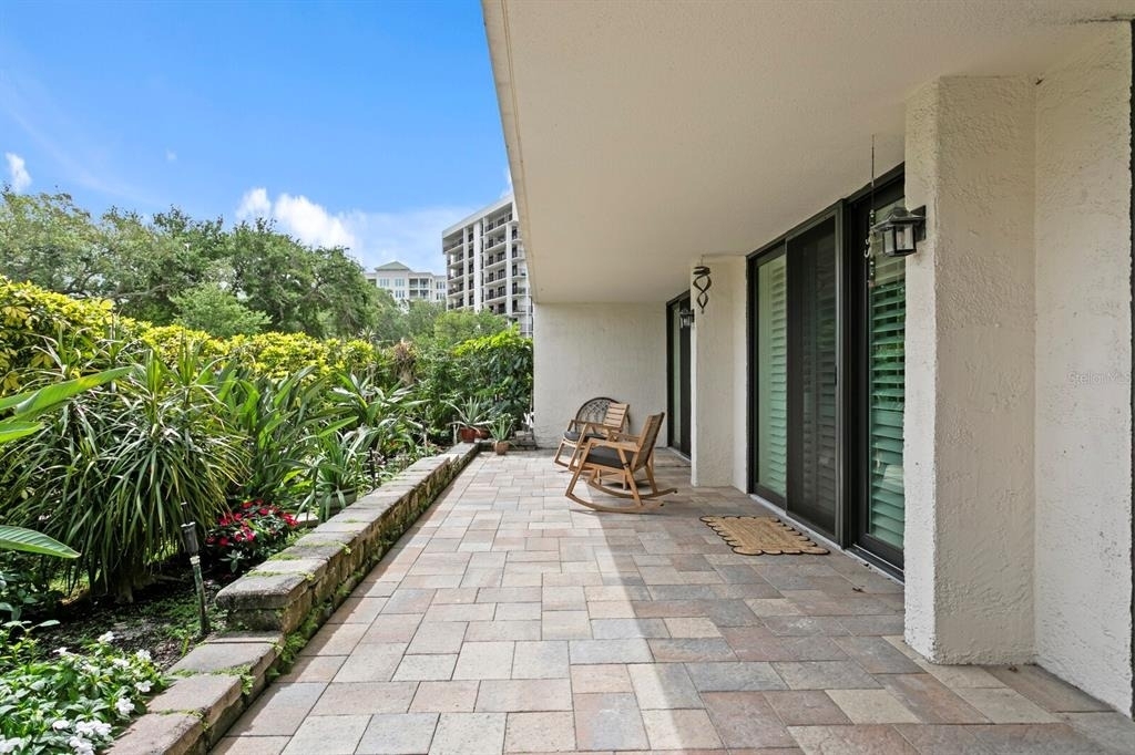 100 Oakmont - Photo 2