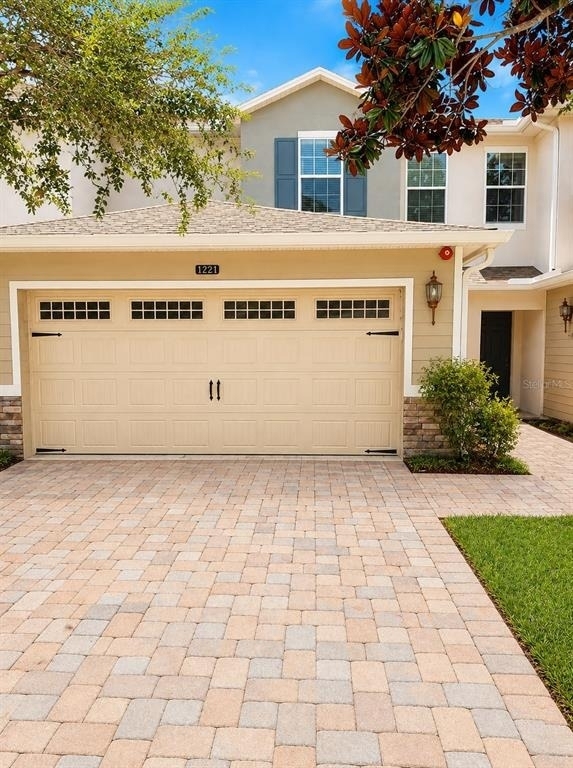 1221 Priory Circle - Photo 0