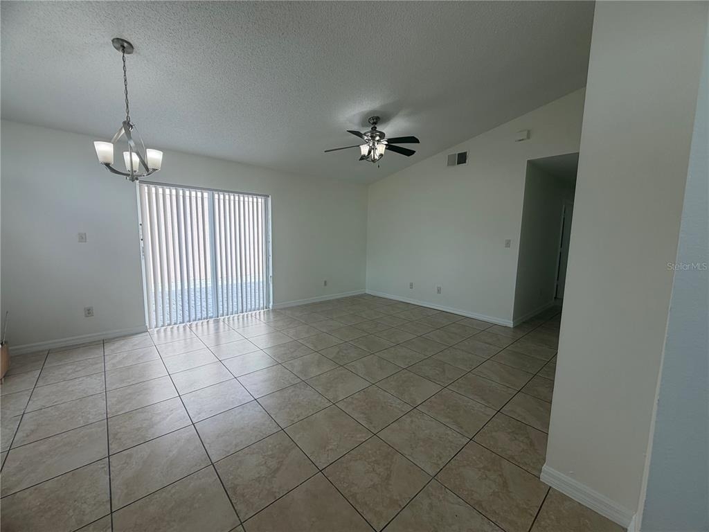 2418 Harbor Town - Photo 4