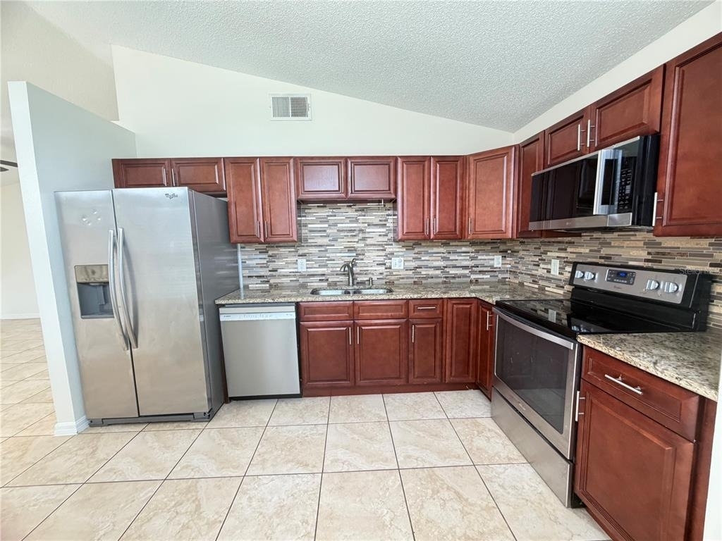 2418 Harbor Town - Photo 6