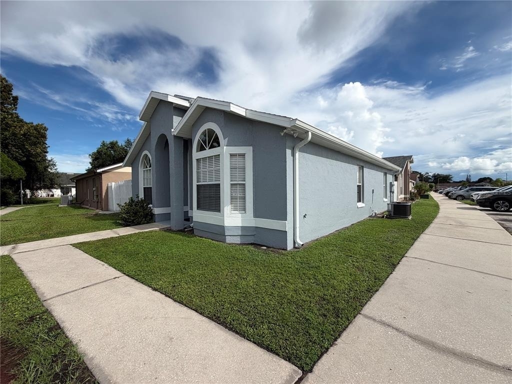 2418 Harbor Town - Photo 2