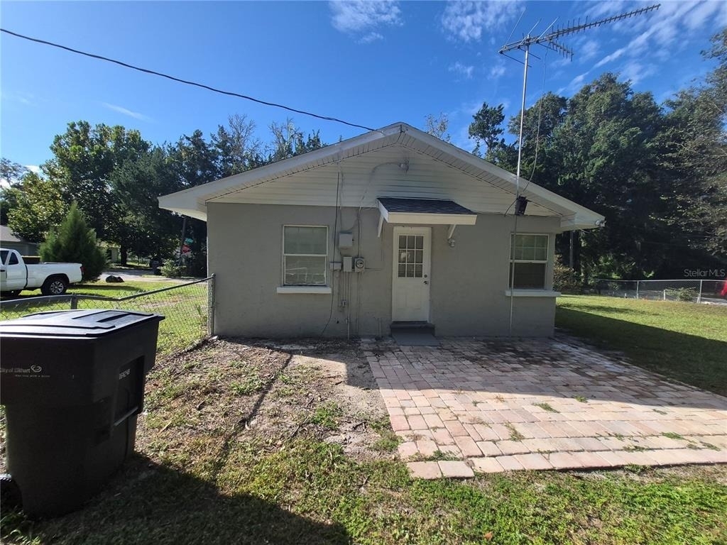 2106 Ne 11th Avenue - Photo 1