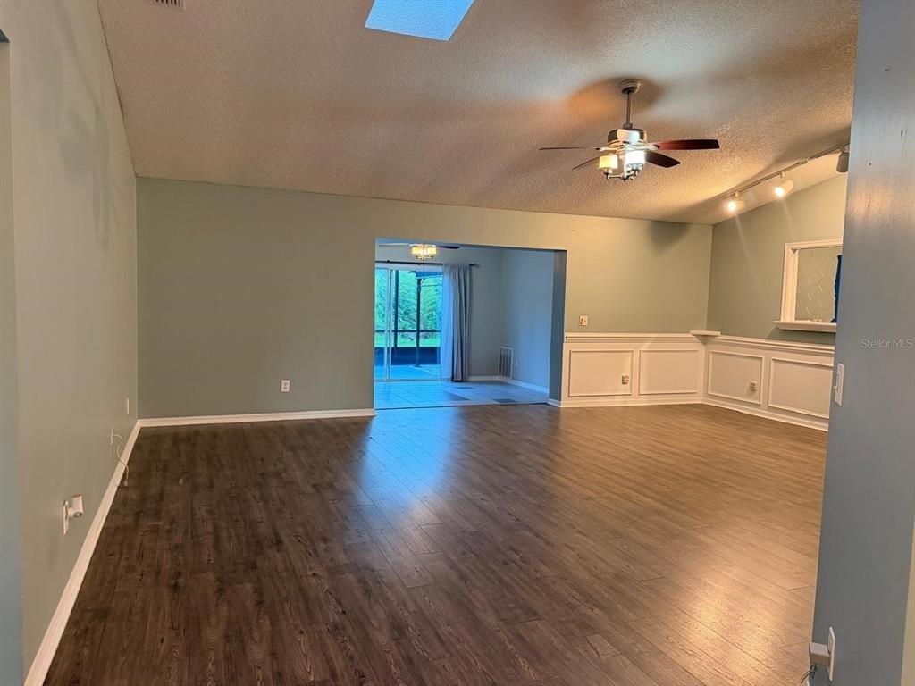 104 Brewster Lane - Photo 2
