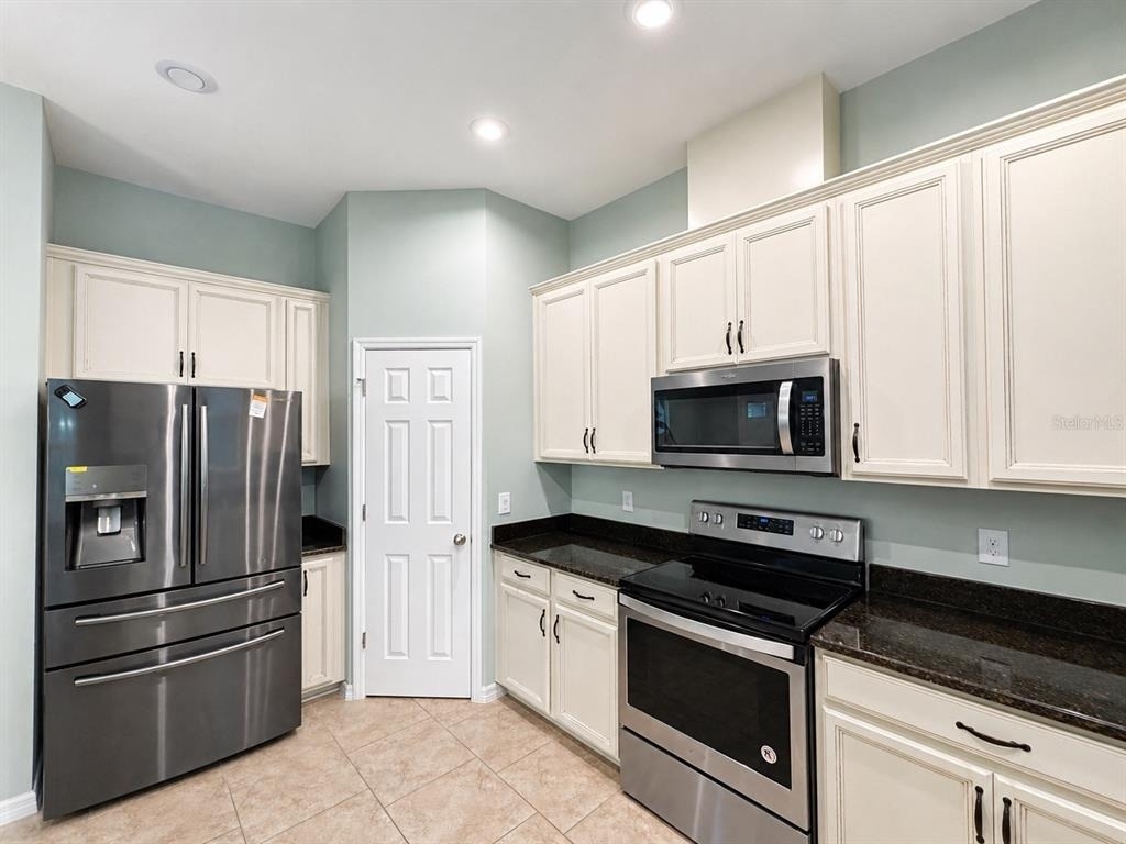 9137 Grand Island Way - Photo 27