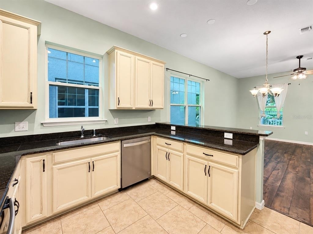 9137 Grand Island Way - Photo 25