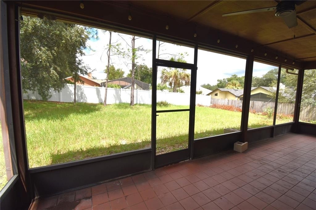 9109 Queen Elizabeth Court - Photo 20