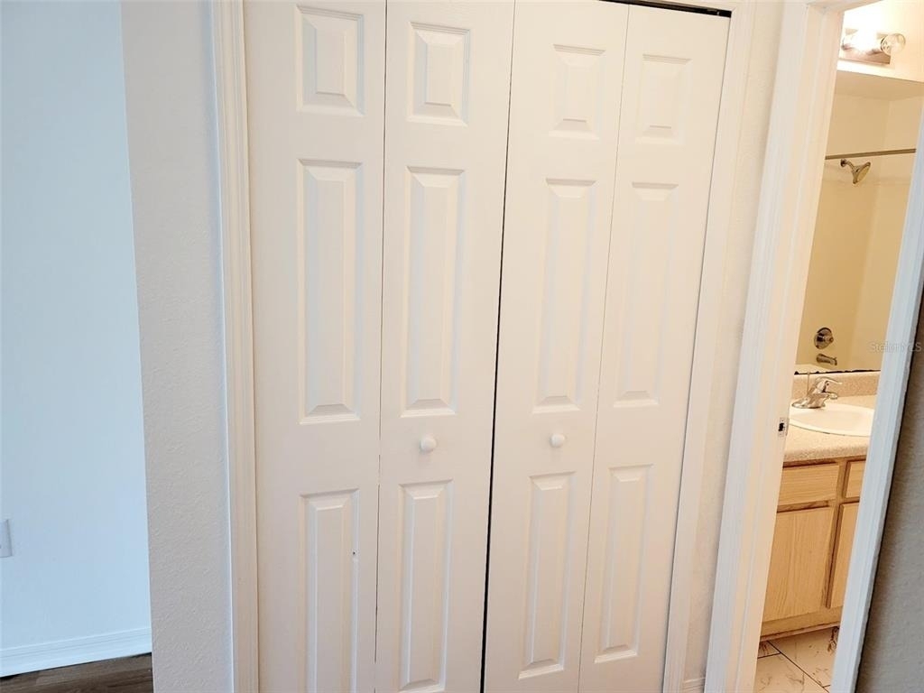 5475 Vineland Road - Photo 15
