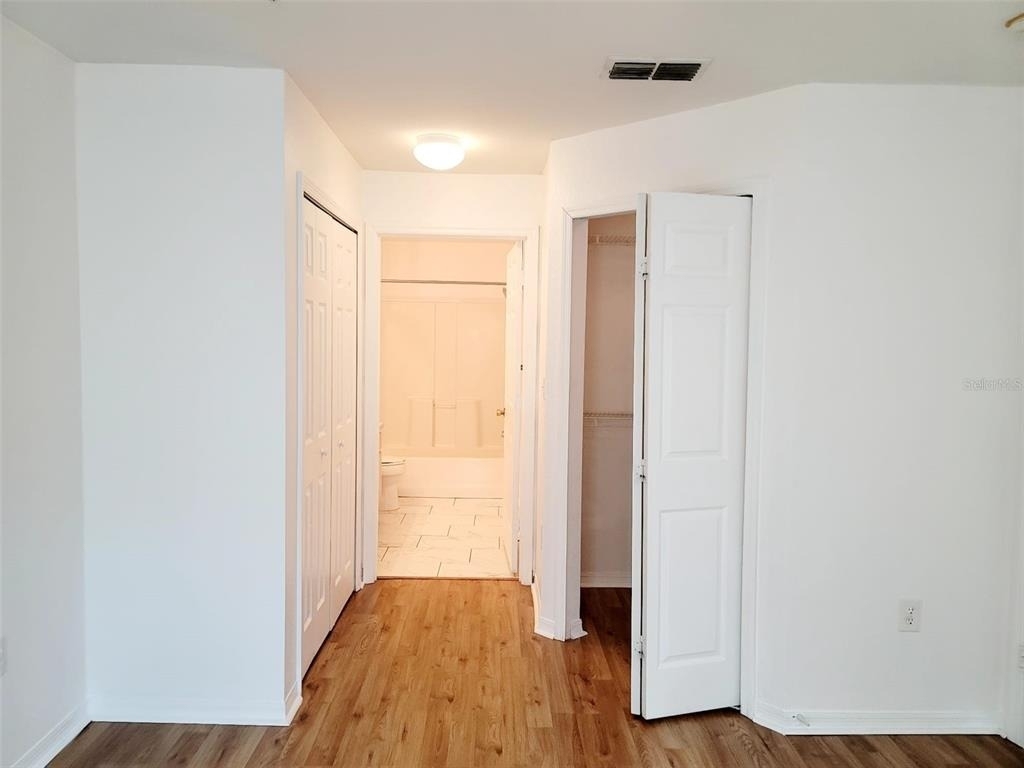 5475 Vineland Road - Photo 16