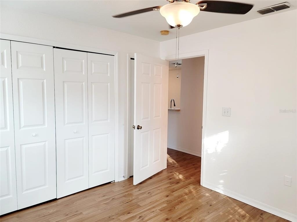 5475 Vineland Road - Photo 20