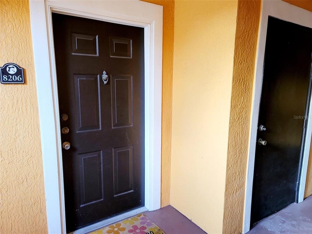 5475 Vineland Road - Photo 2