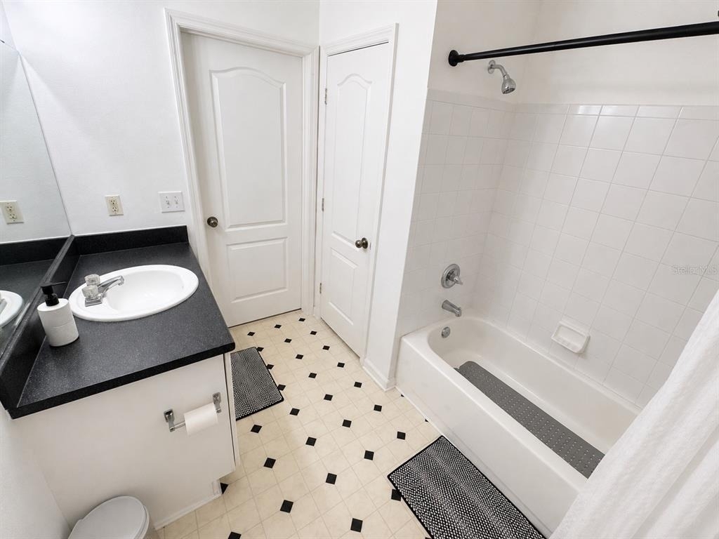 8848 Villa View Circle - Photo 11