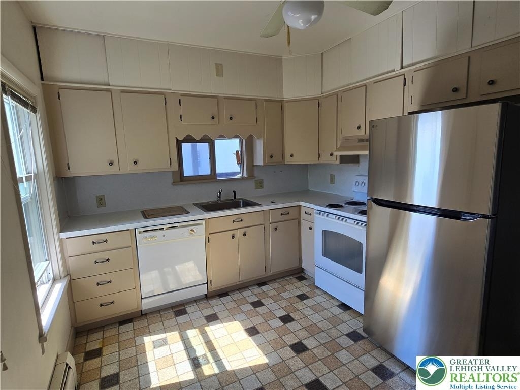 632 Linden Street - Photo 3