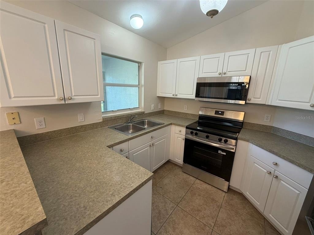 8366 Glover Ave - Photo 4