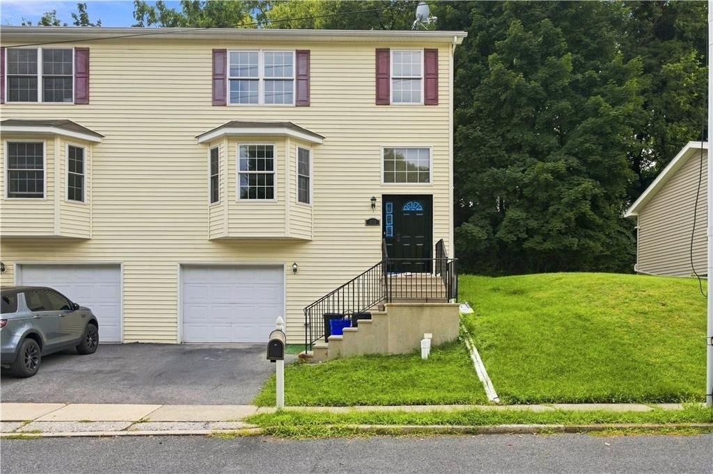 224 7th Street - Photo 1