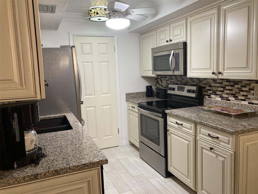 6114 43rd Street W - Photo 8
