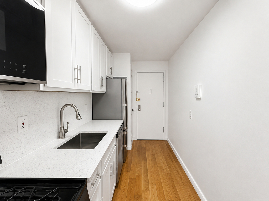 350 Greene Ave - Photo 3
