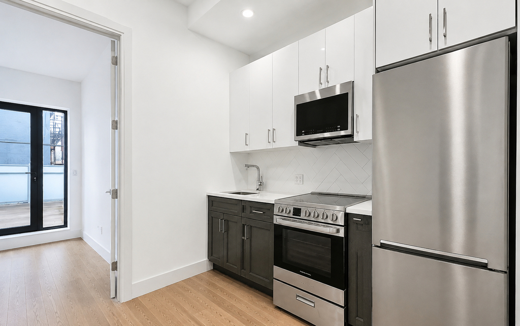 435 Dekalb Avenue - Photo 1