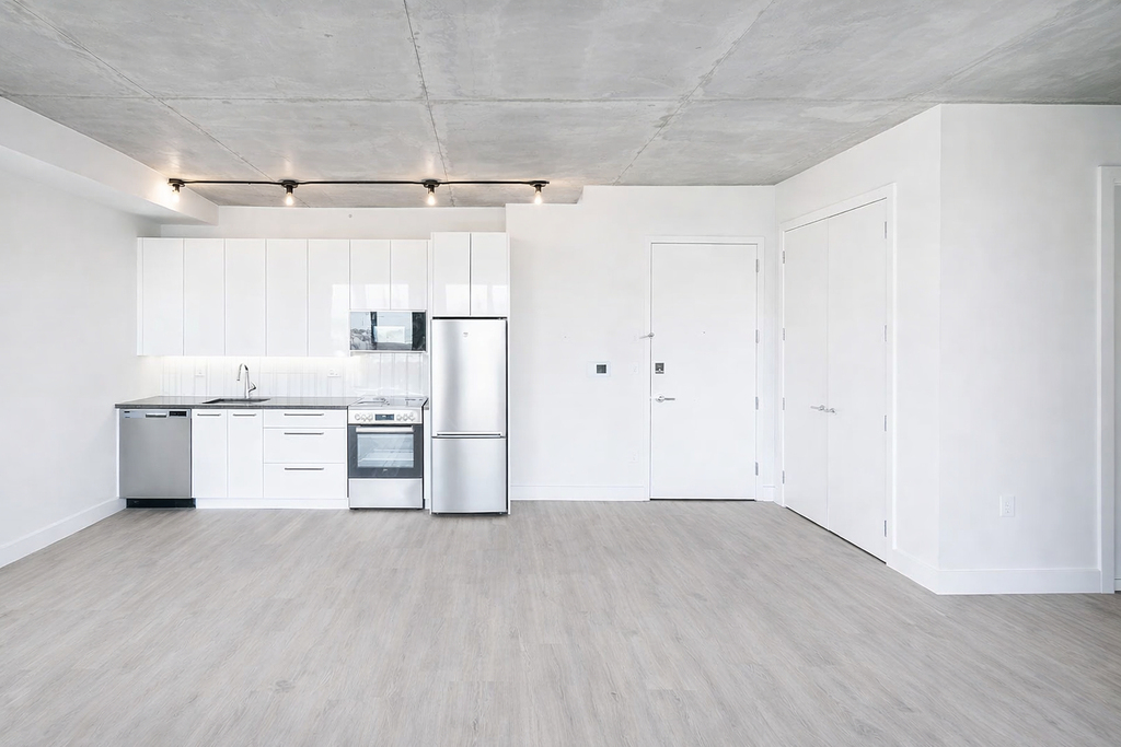 815 Flatbush Avenue - Photo 2