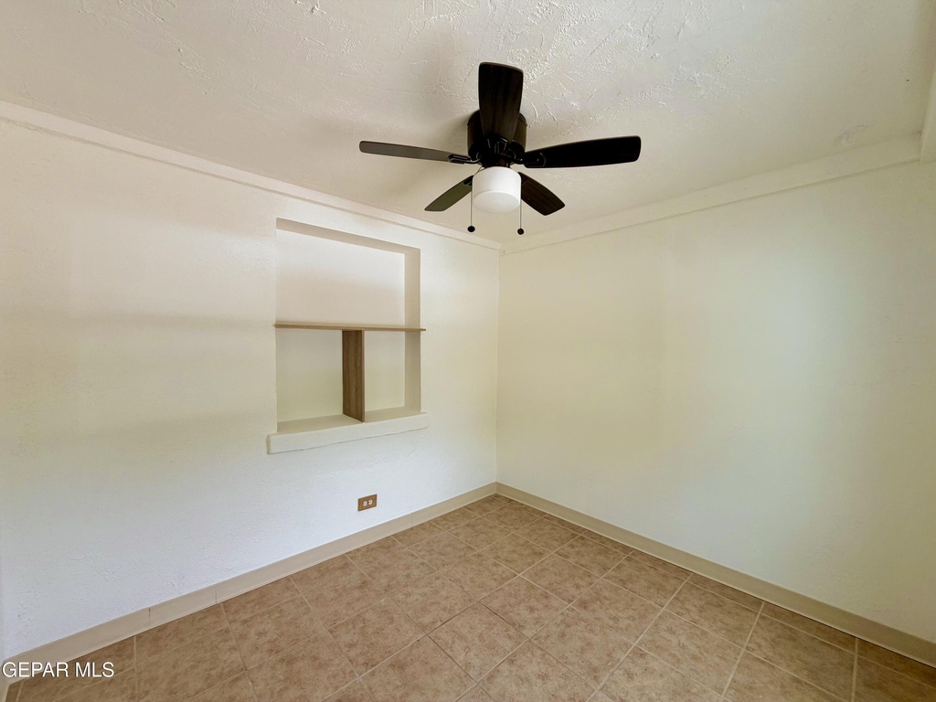 418 S Estrella Street - Photo 4