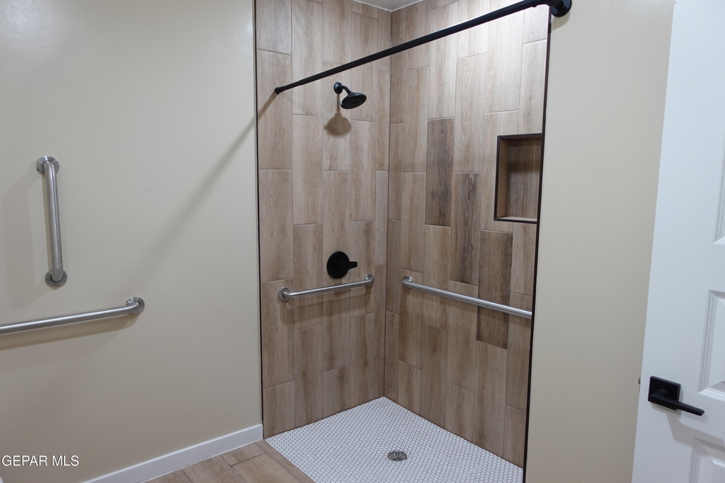 6002 1/2 Pam Mccall Drive - Photo 11