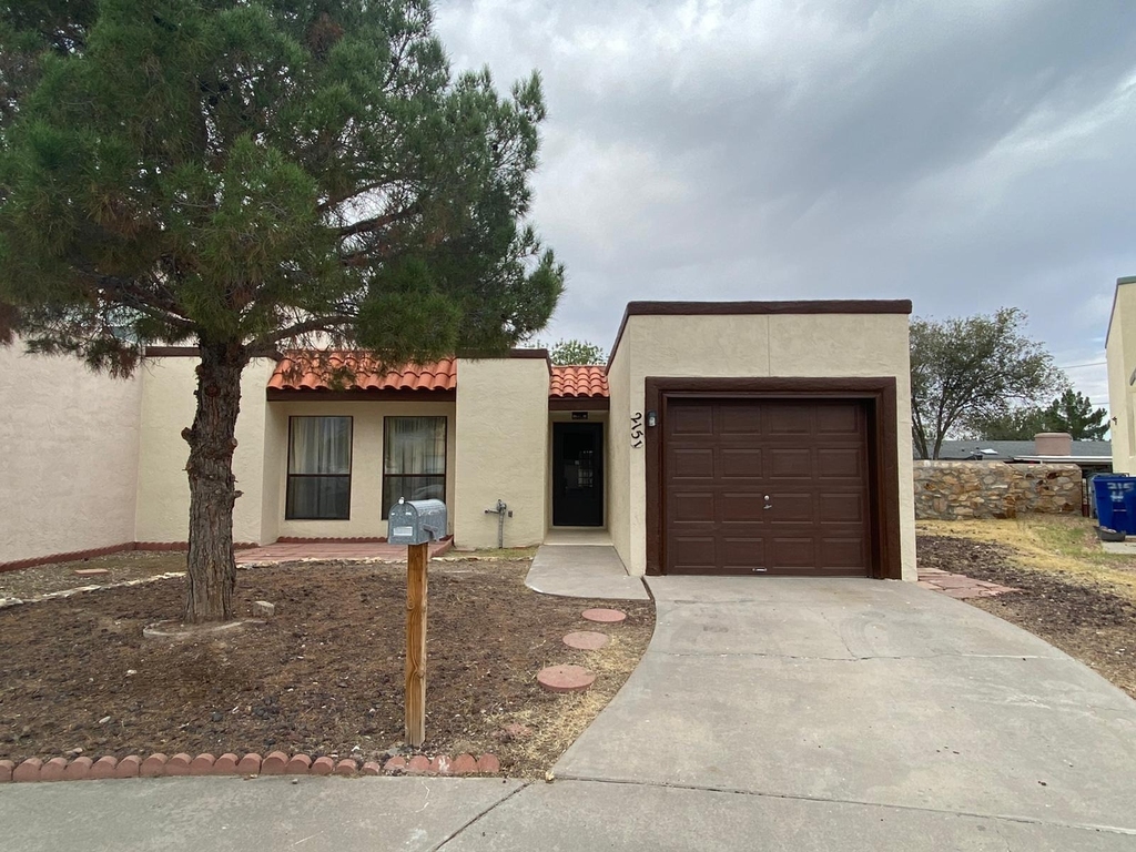215 Mulberry Avenue - Photo 1