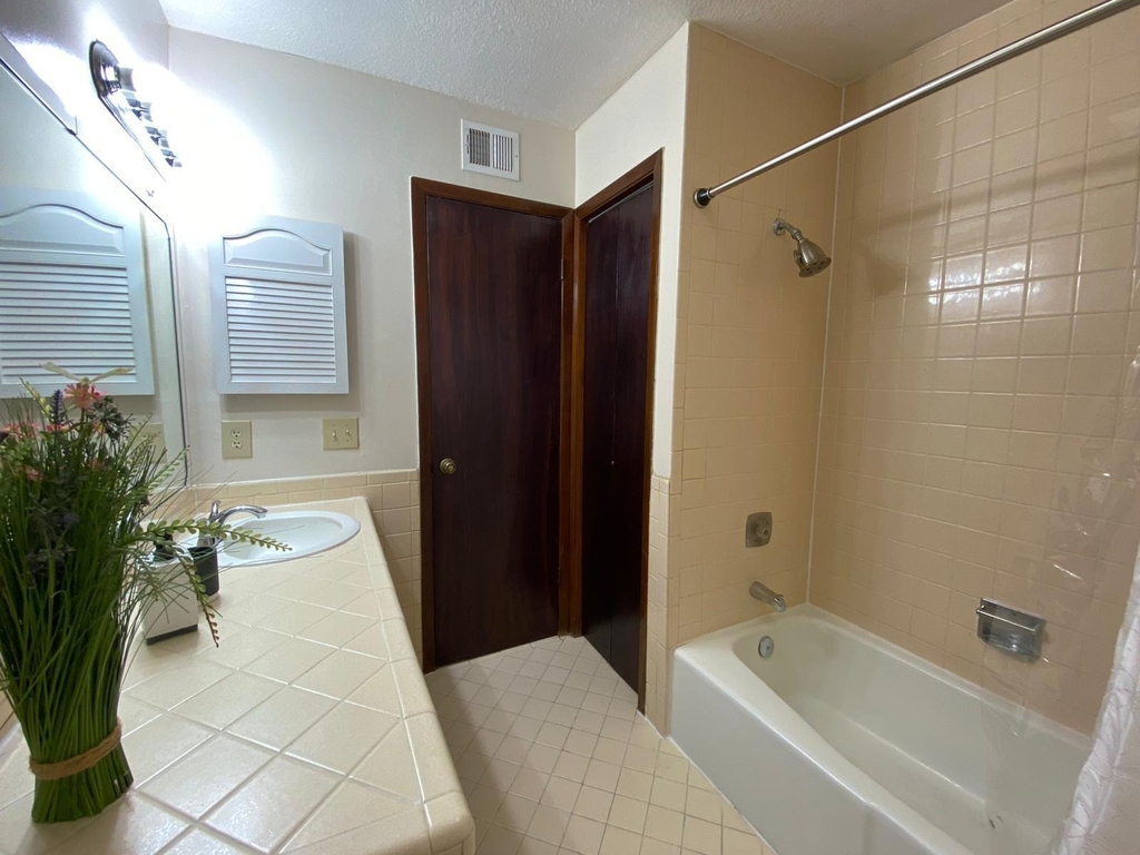 215 Mulberry Avenue - Photo 18
