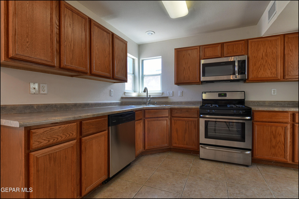 253 Summerbrooke Court - Photo 18