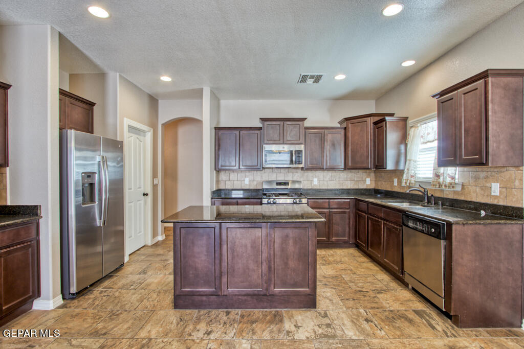 221 S Stoneside Drive - Photo 11