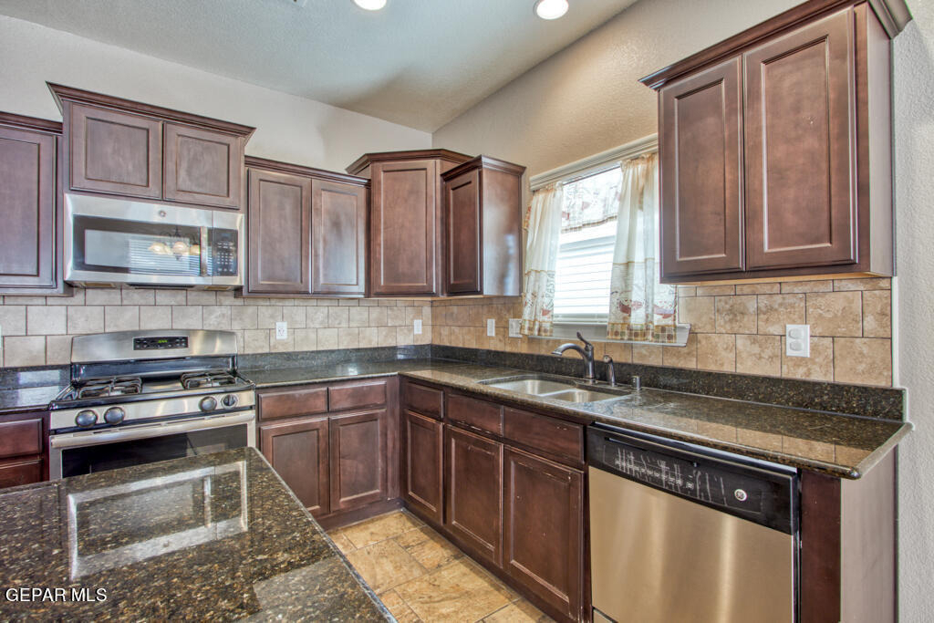 221 S Stoneside Drive - Photo 13