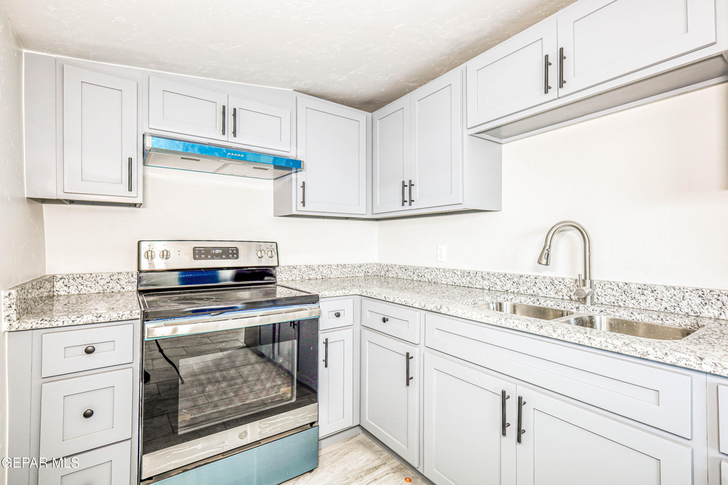 3622 Douglas Avenue - Photo 10