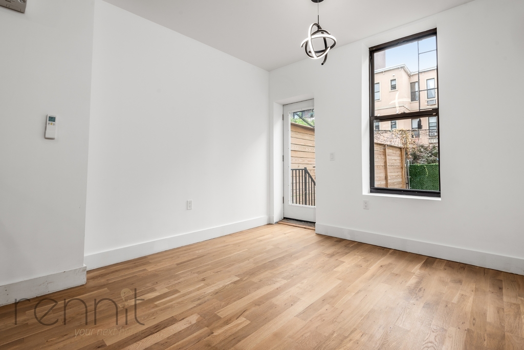 298 Stockholm Street - Photo 0