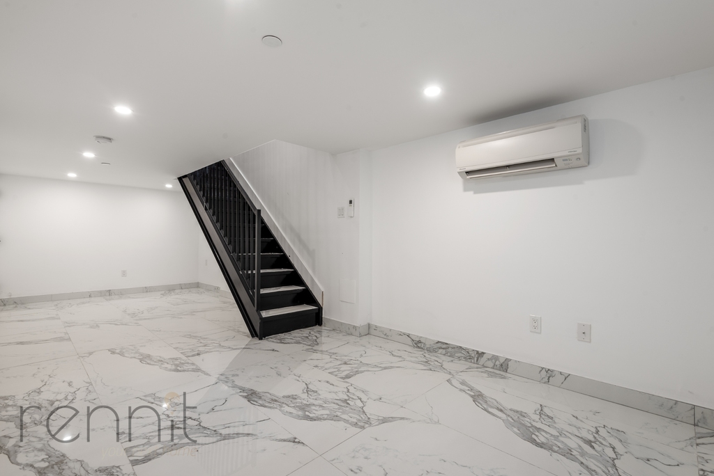 298 Stockholm Street - Photo 7