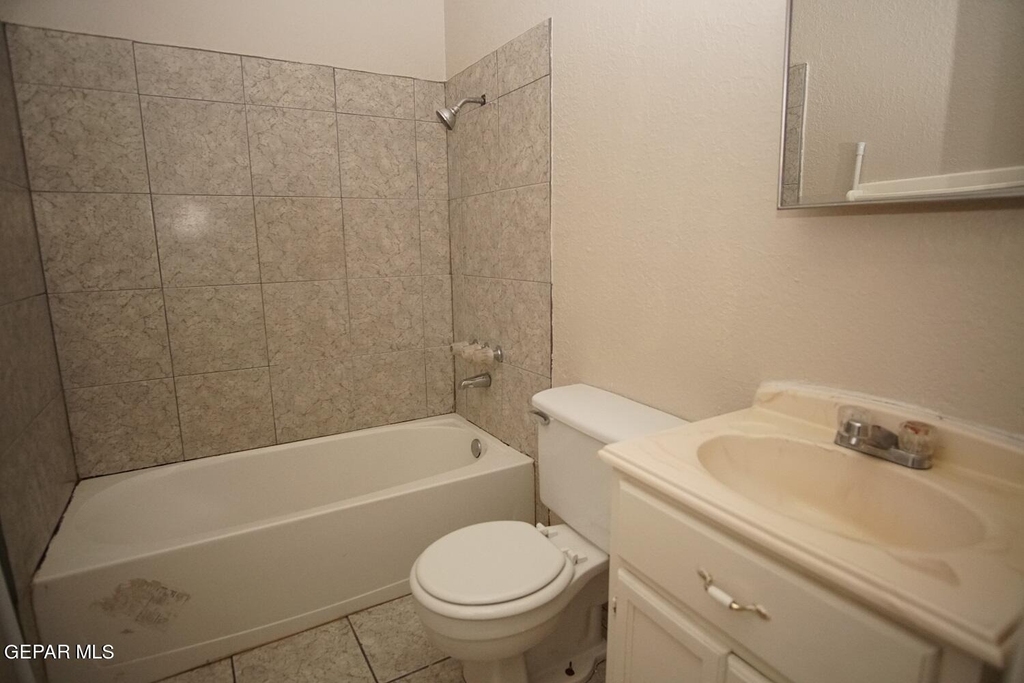 4700 Maxwell Avenue - Photo 8