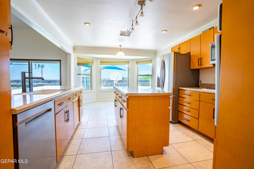 7033 San Marino Drive - Photo 8