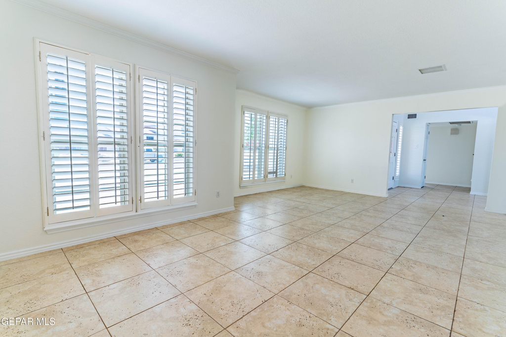 7033 San Marino Drive - Photo 4