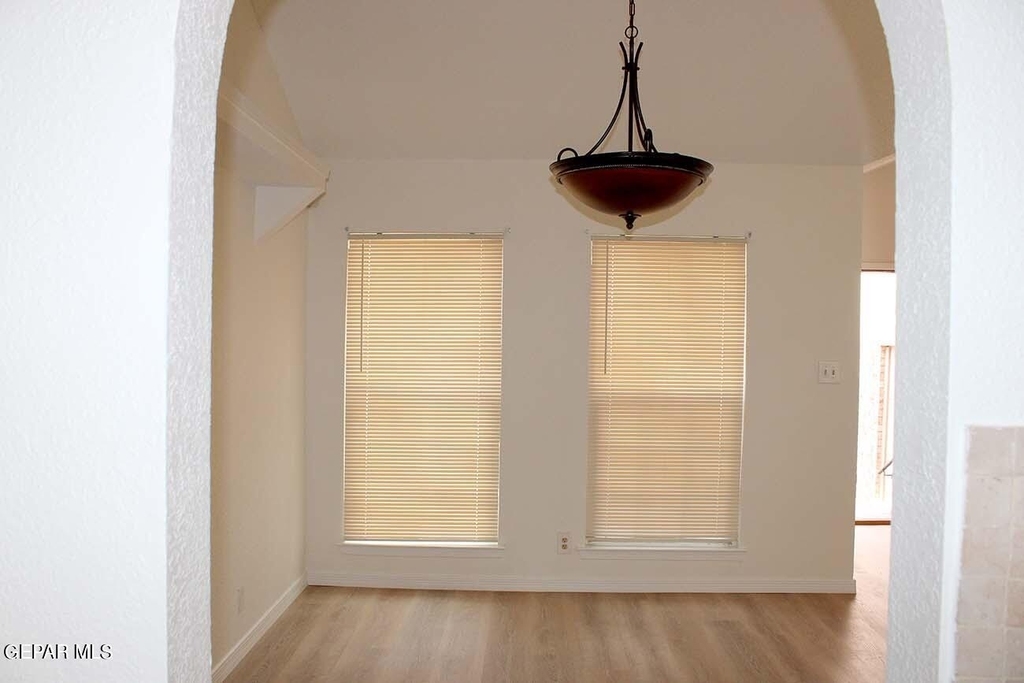 1720 Firehouse Drive - Photo 4