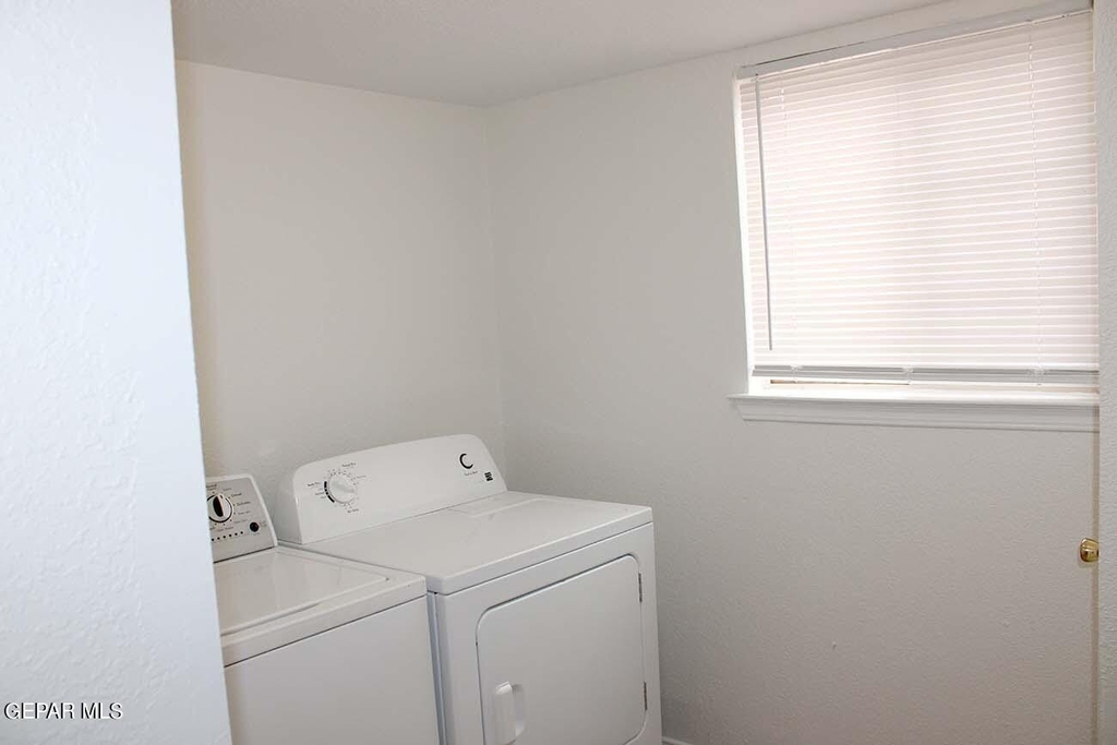 1720 Firehouse Drive - Photo 8