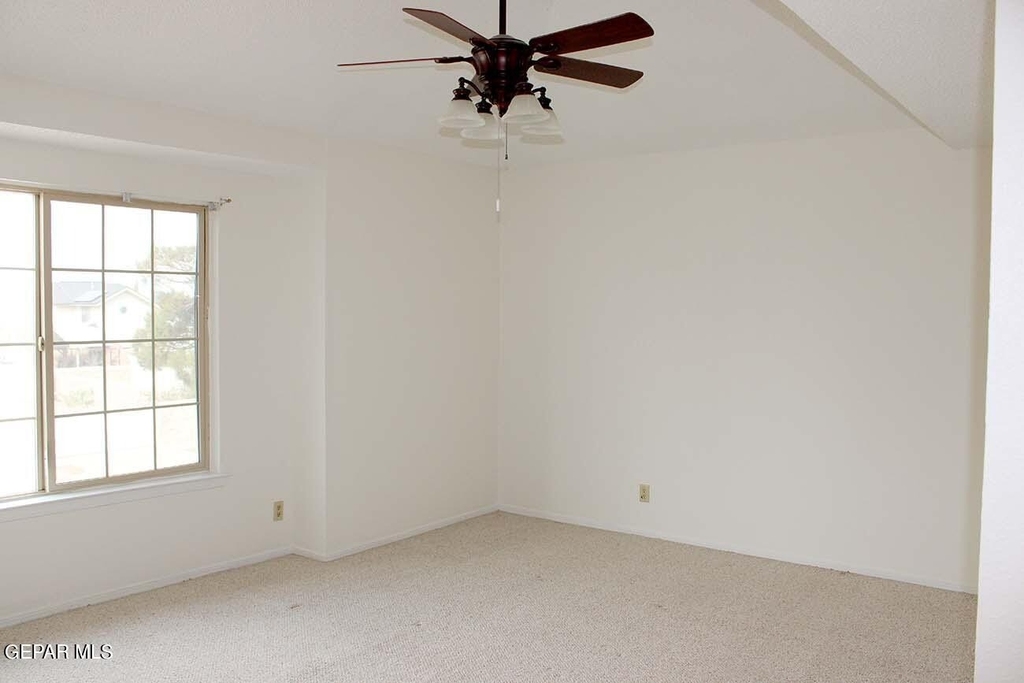 1720 Firehouse Drive - Photo 9