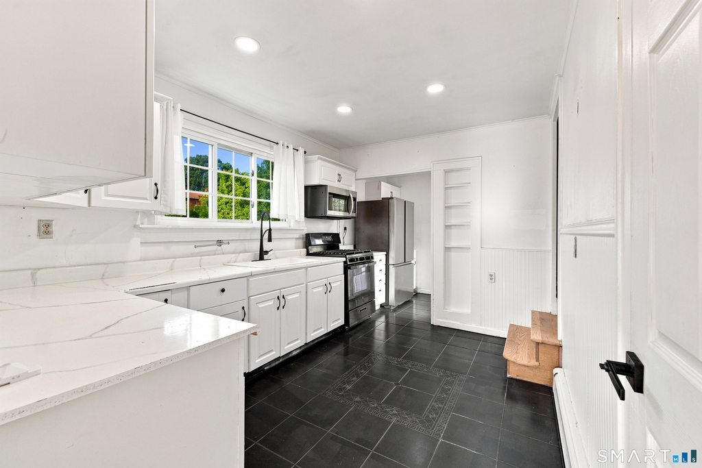 109 Johnson Street - Photo 13