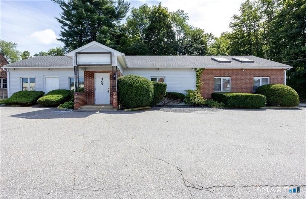 409 Oak Avenue - Photo 0