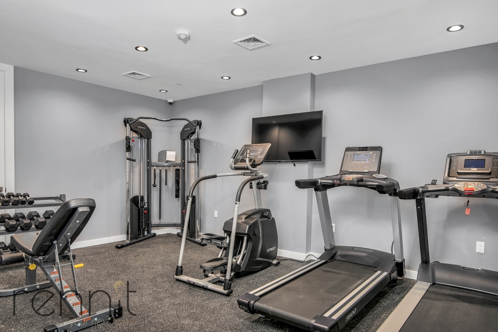56 Ainslie Street - Photo 8